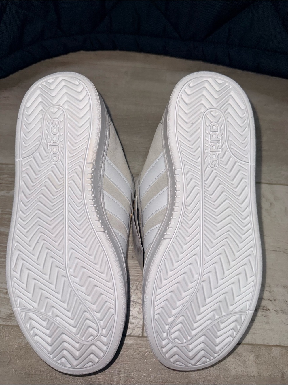 Adidas Grand Court Alpha 00s Women’s 7.5 White/Gray Suede Sneakers NWT - Picture 5 of 7